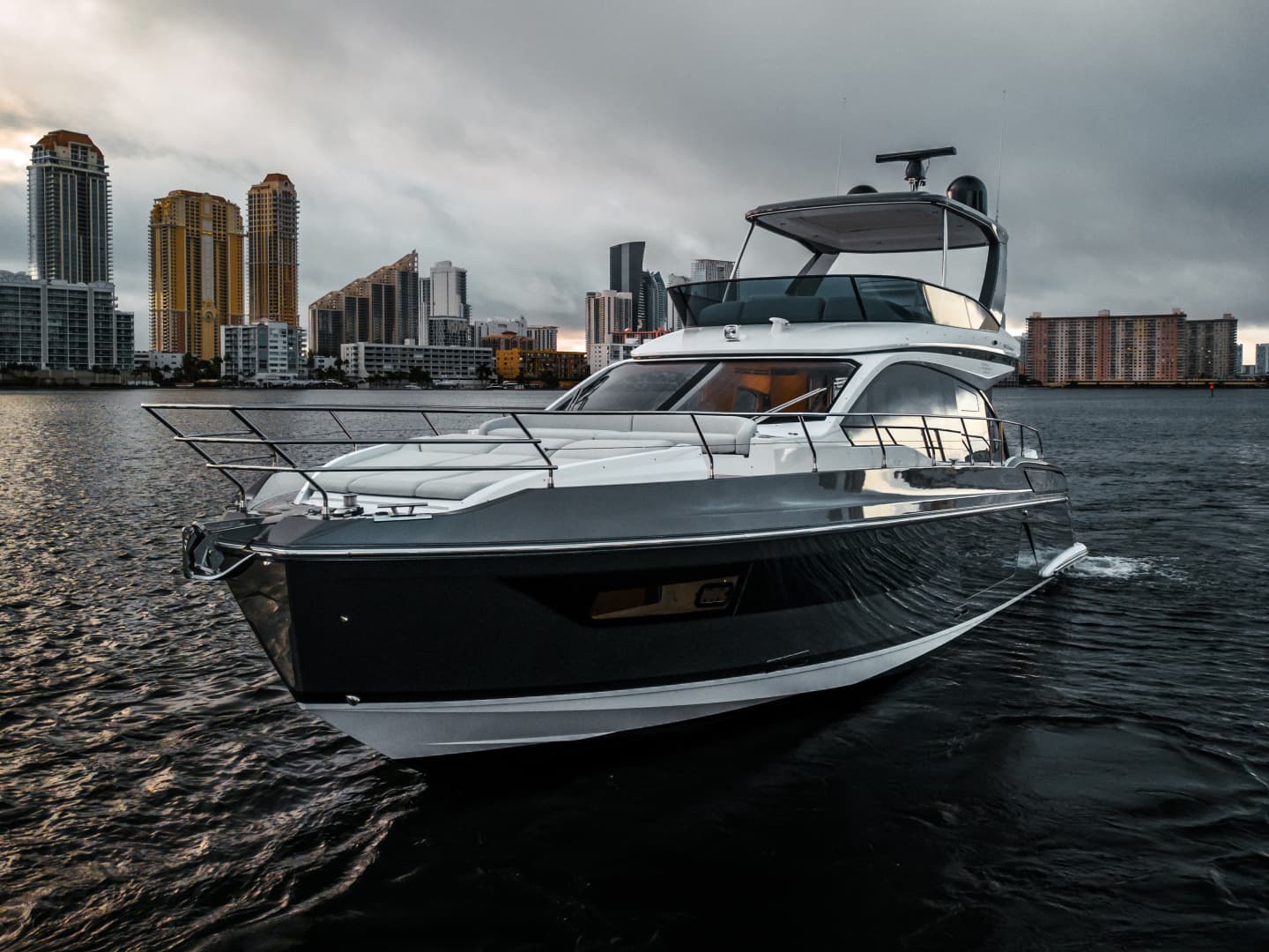 2023 Azimut 53 FLY