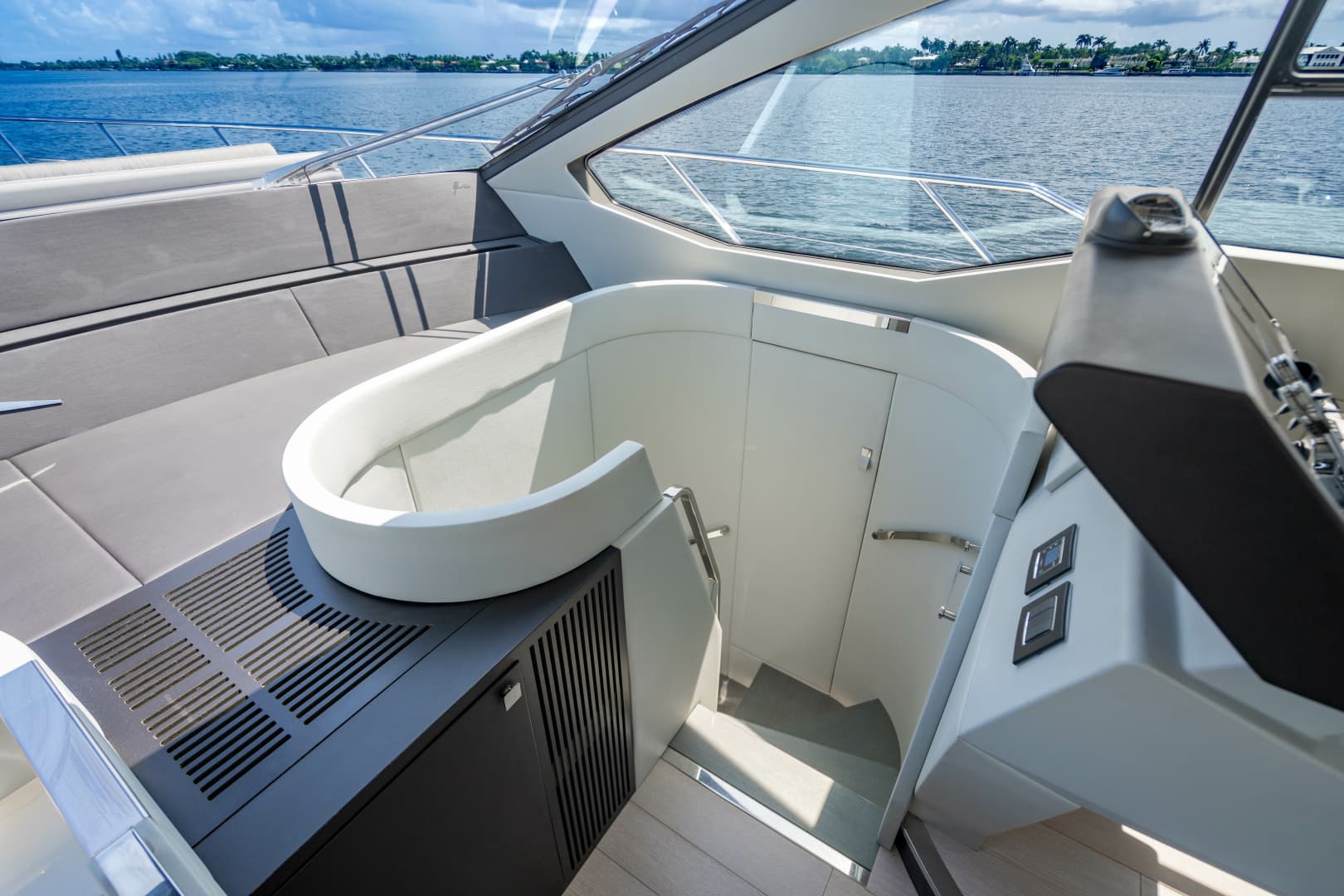 2019 Azimut S7