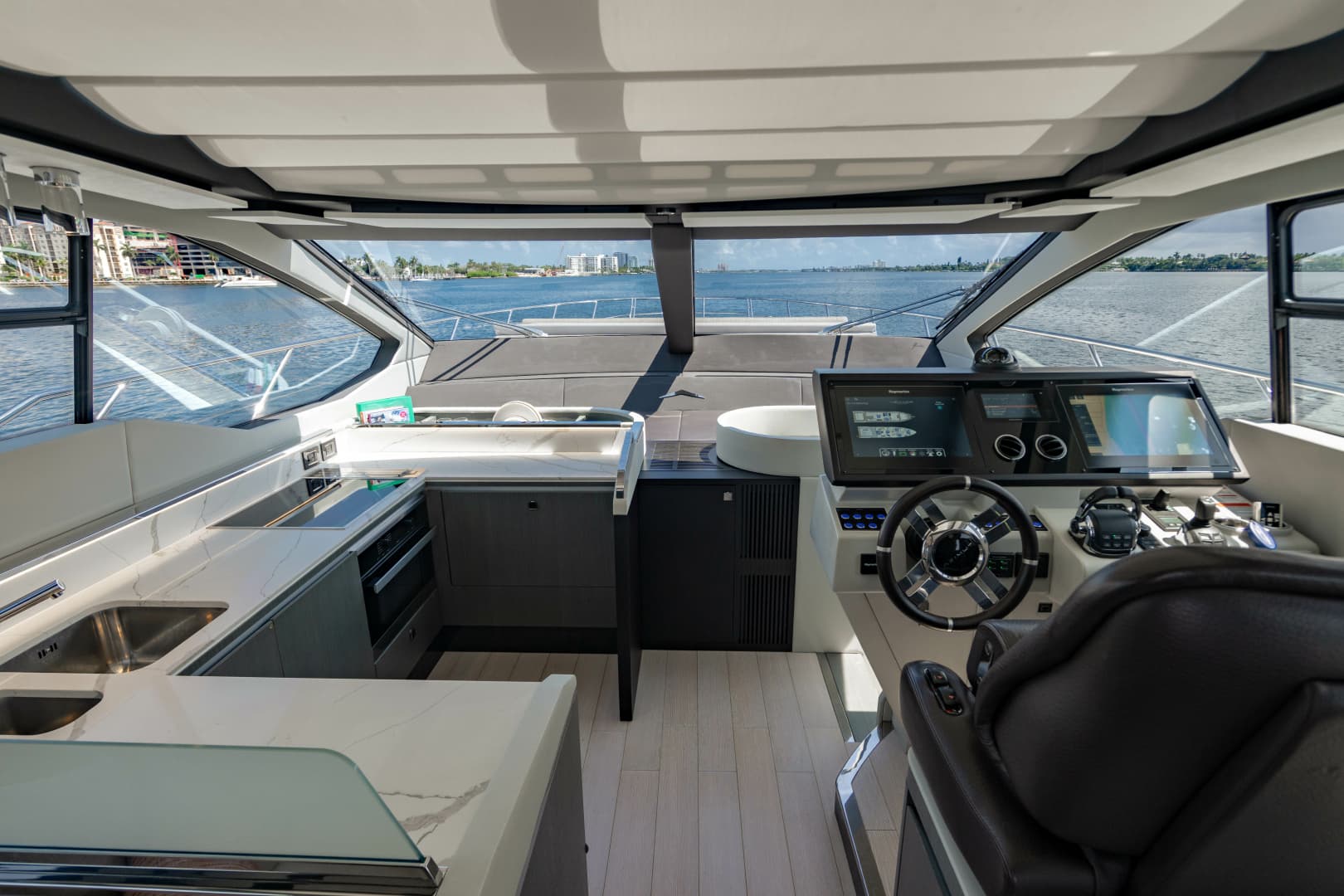 2019 Azimut S7