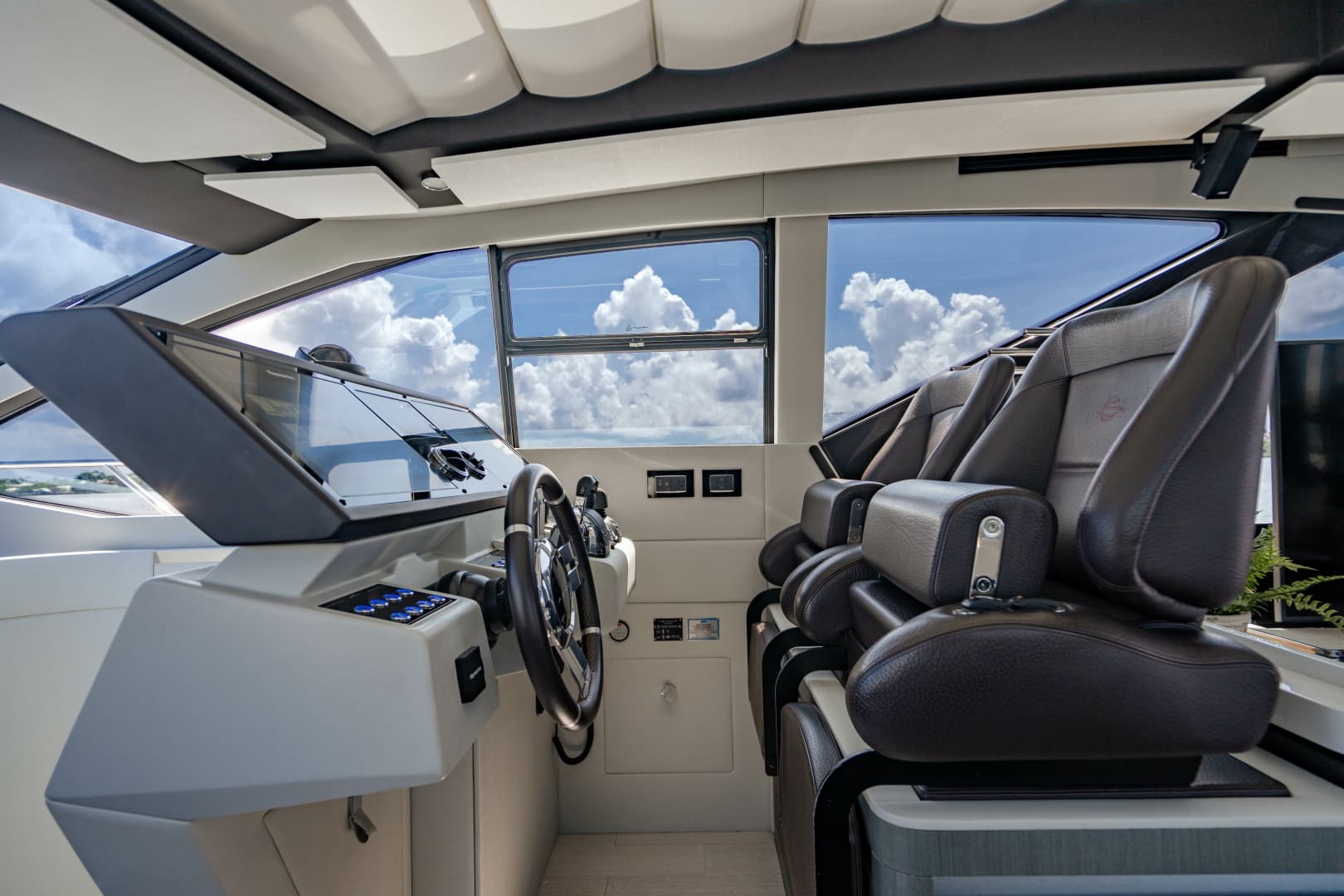 2019 Azimut S7