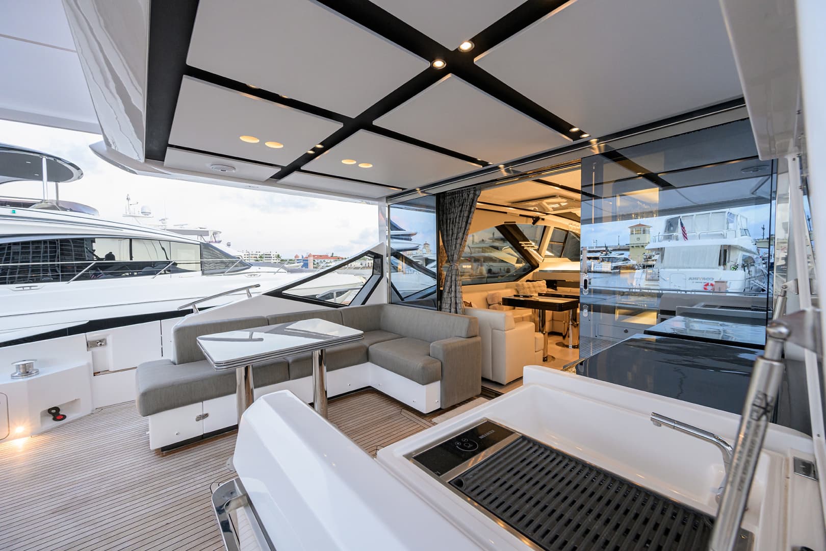 2019 Azimut S7