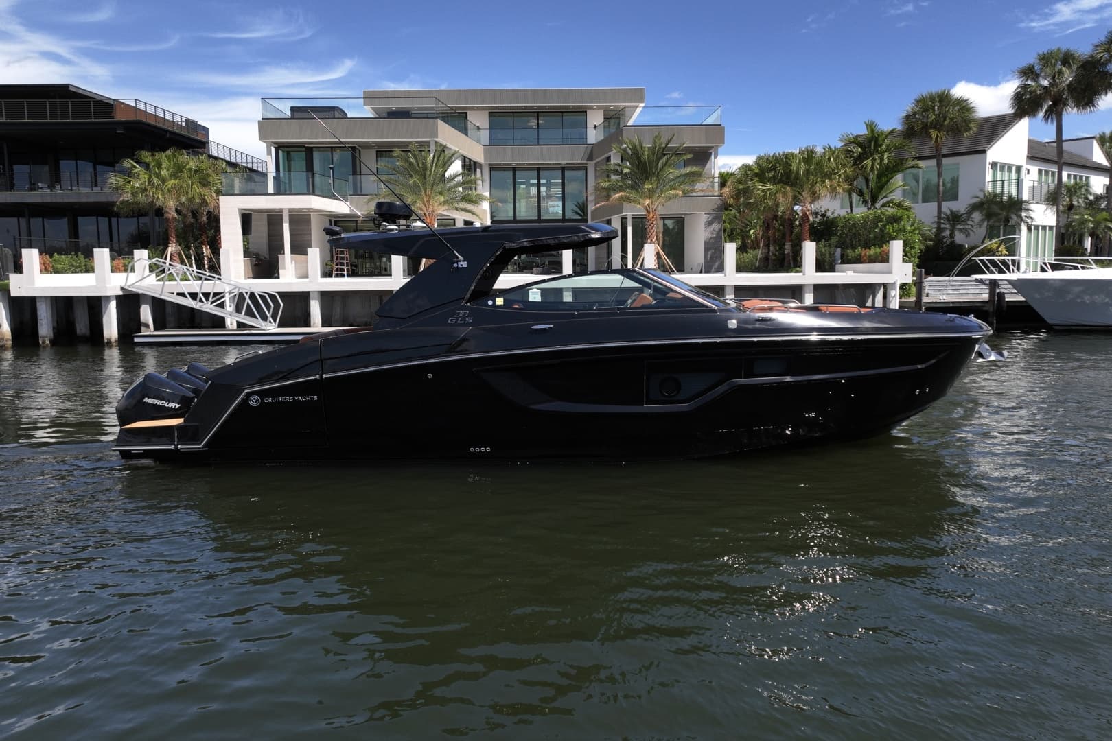2022 Cruisers Yachts 38 GLS OB