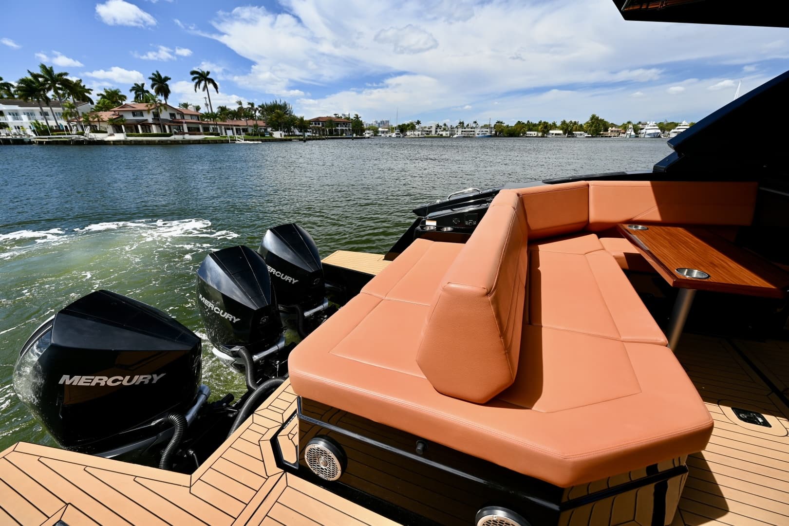 2022 Cruisers Yachts 38 GLS OB