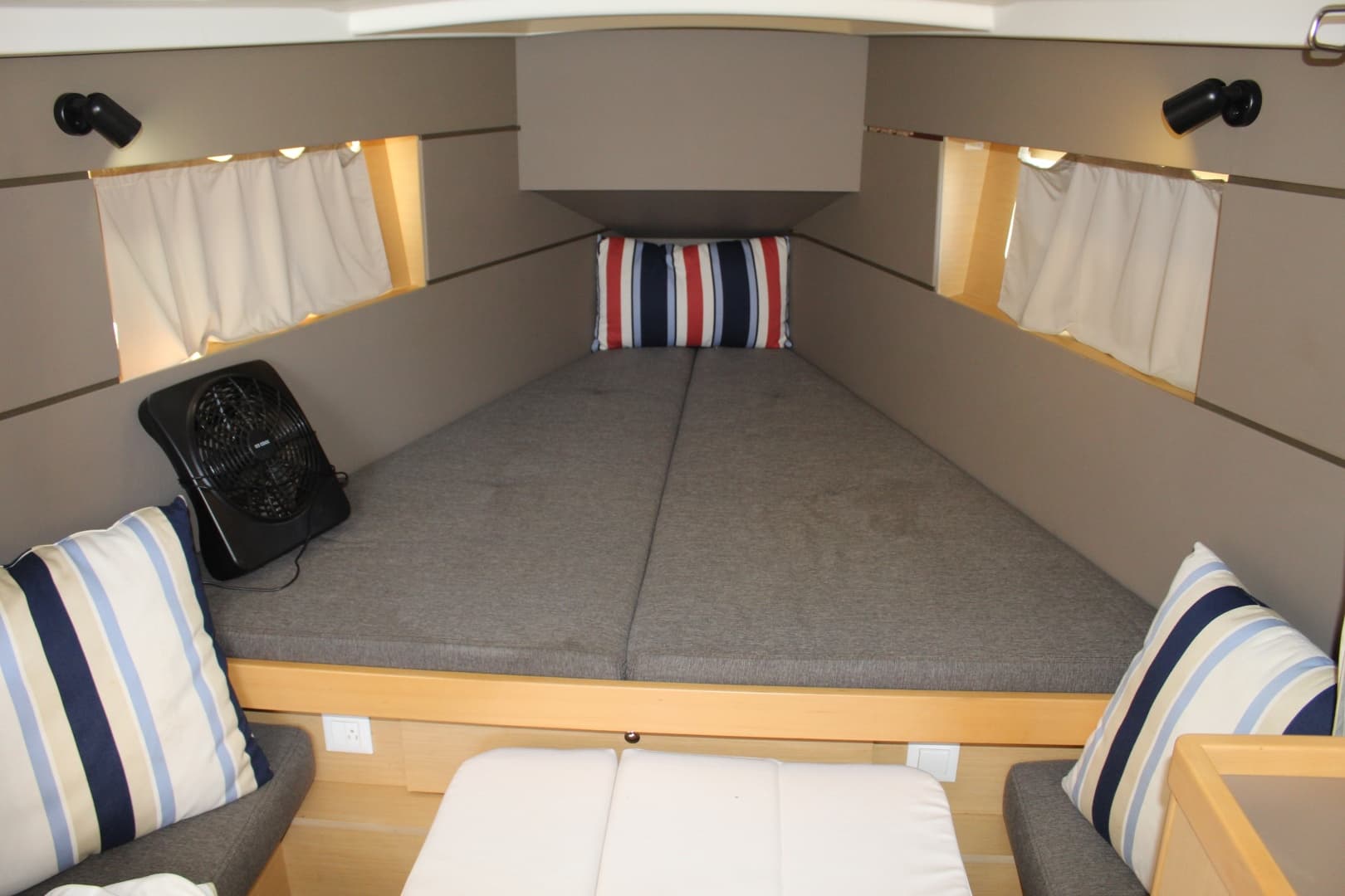 2016 Beneteau 35 Oceanis