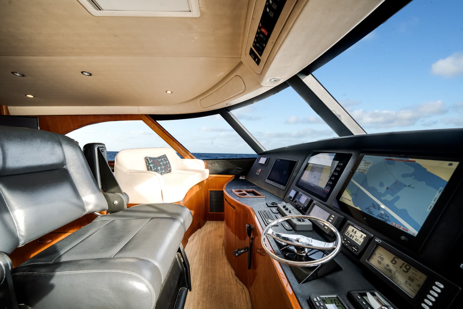 2015 Viking 70 CV ENCLOSED BRIDGE