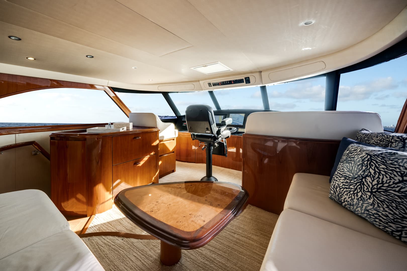 2015 Viking 70 CV ENCLOSED BRIDGE