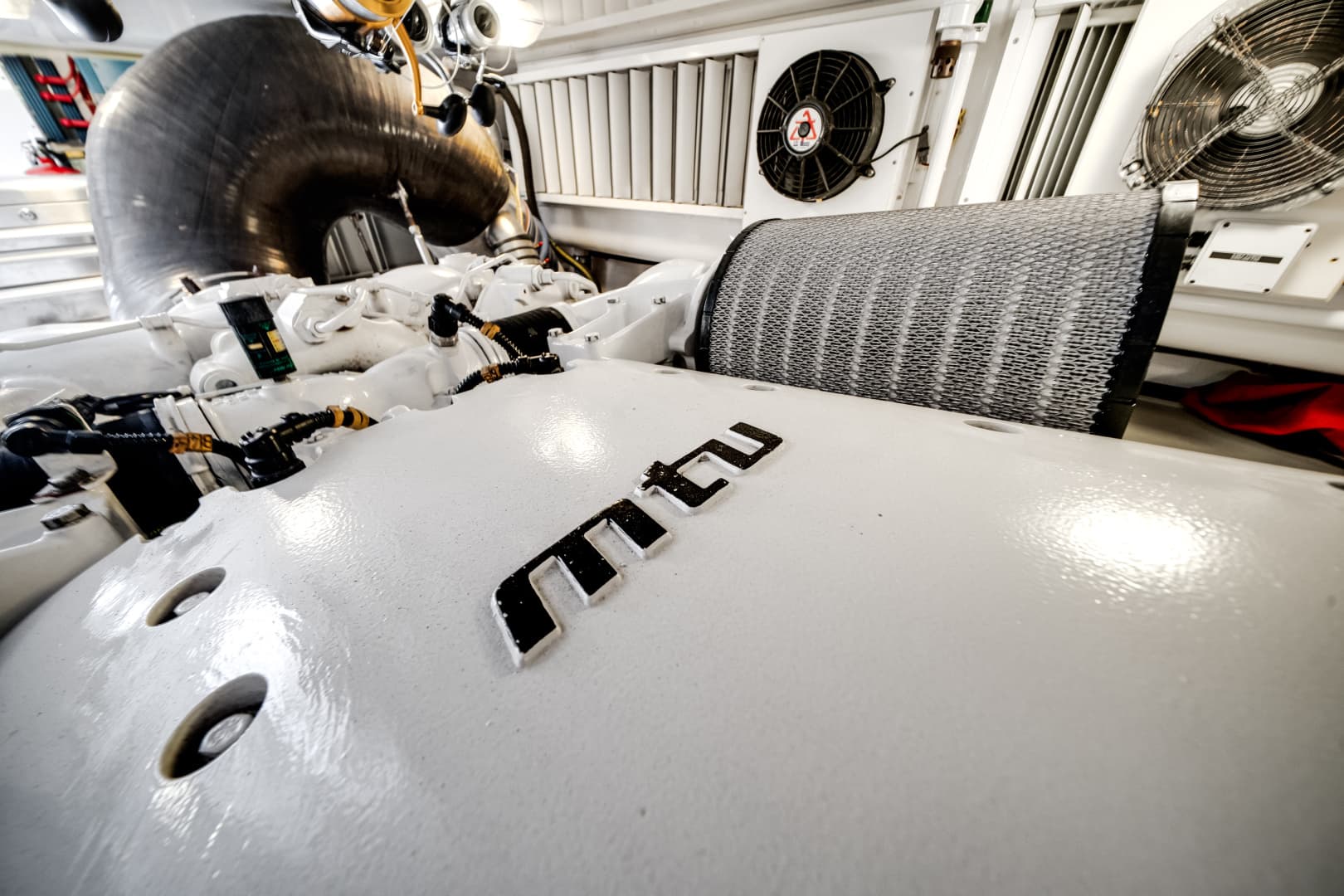 2015 Viking 70 CV ENCLOSED BRIDGE