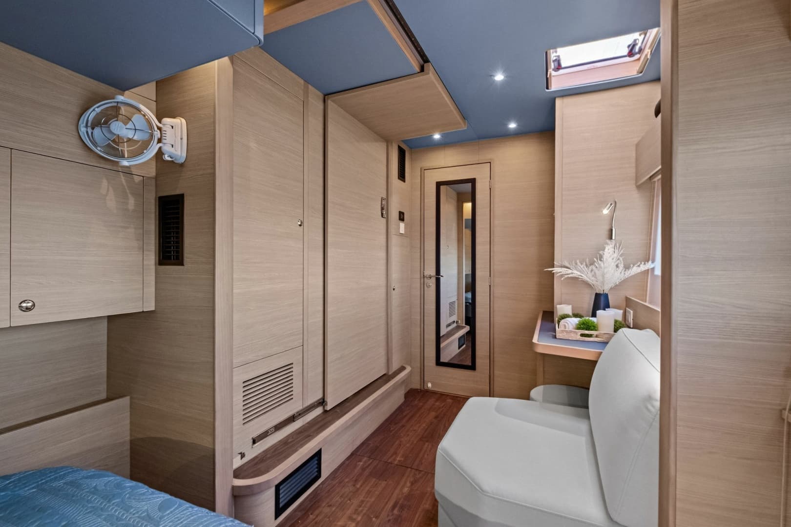 2022 54 Aquila Powercat 'Remarkable I'