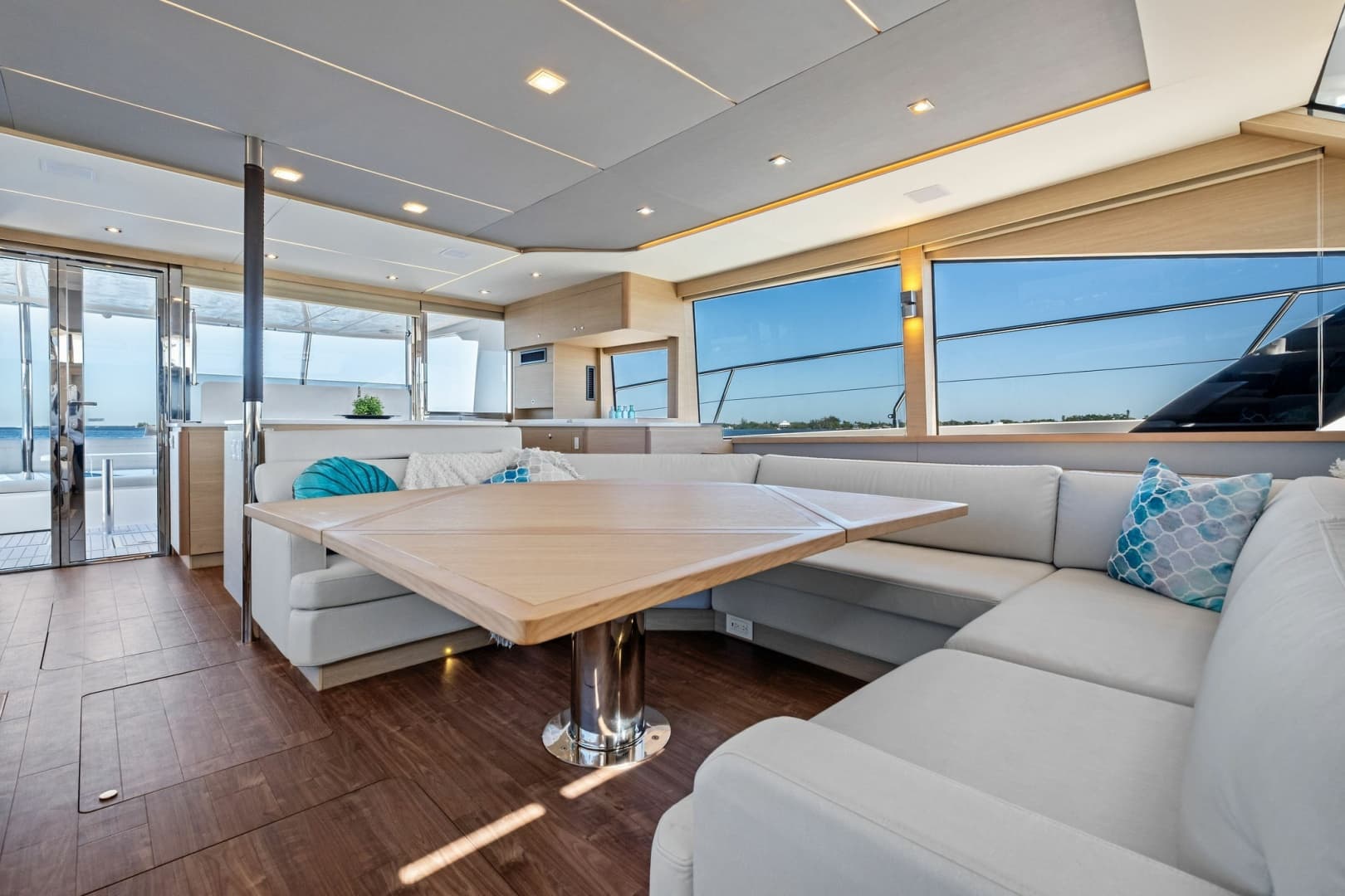 2022 54 Aquila Powercat 'Remarkable I'