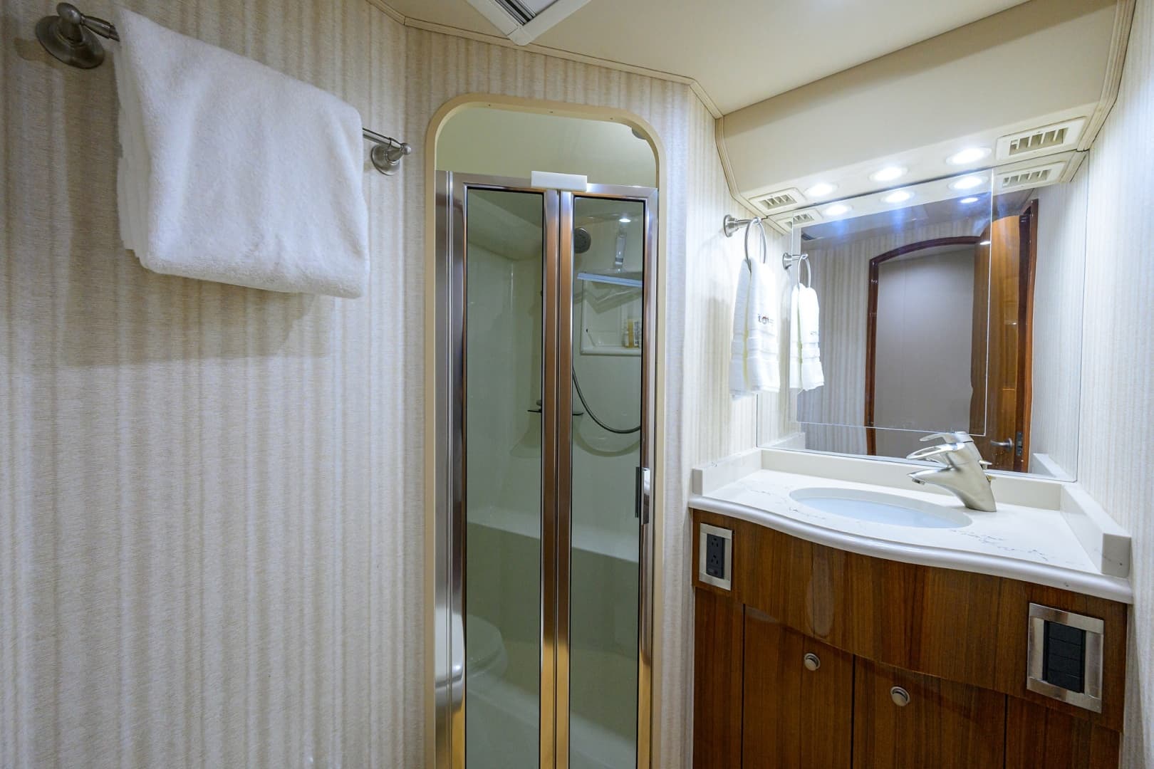 2008 Viking 68 Convertible