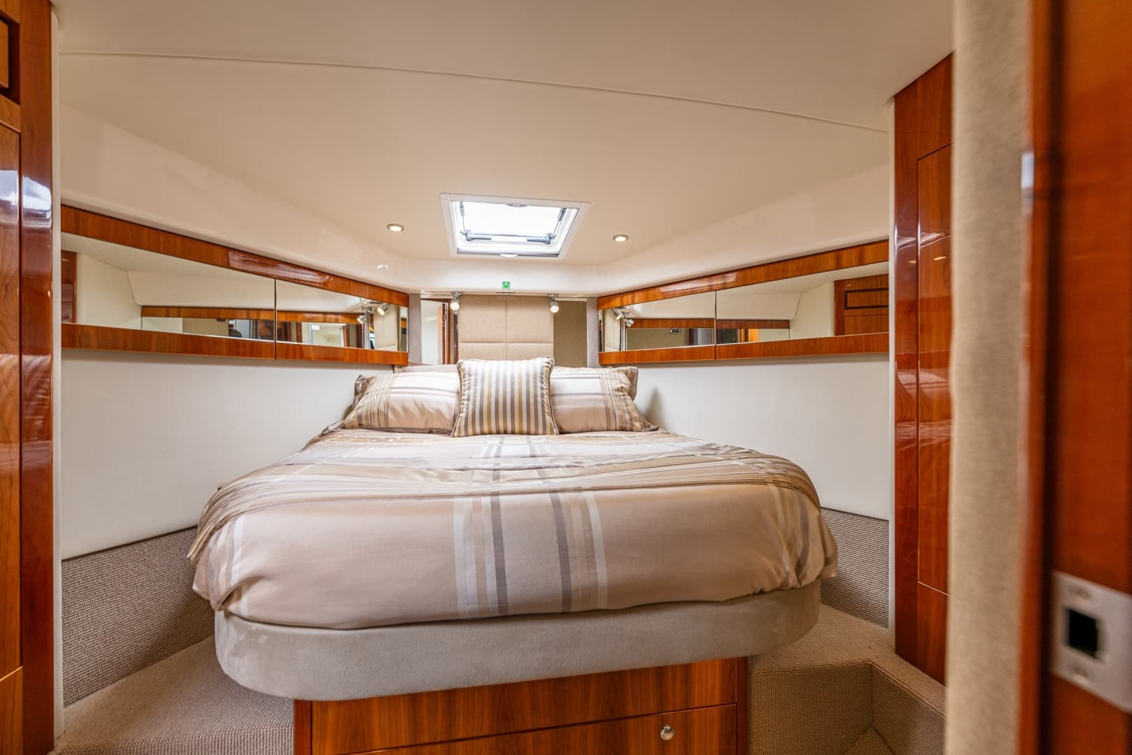Riviera 44