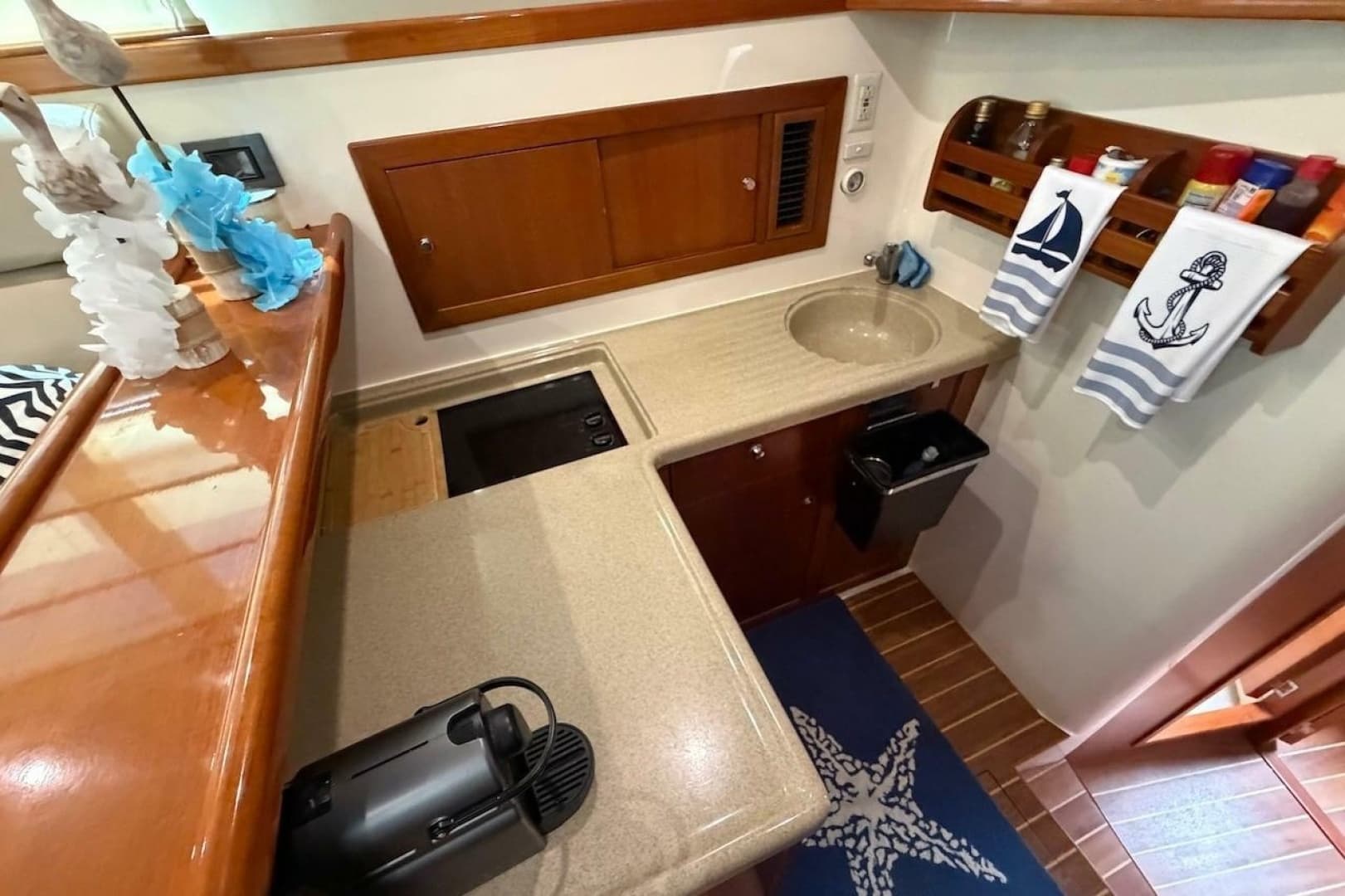 2005 Riviera 37 Flybridge