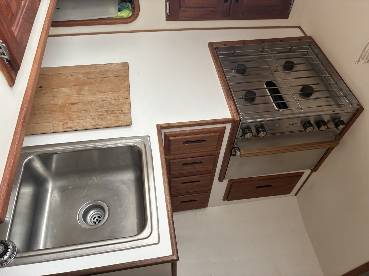 1989 Duffy 35 Flybridge - Galley