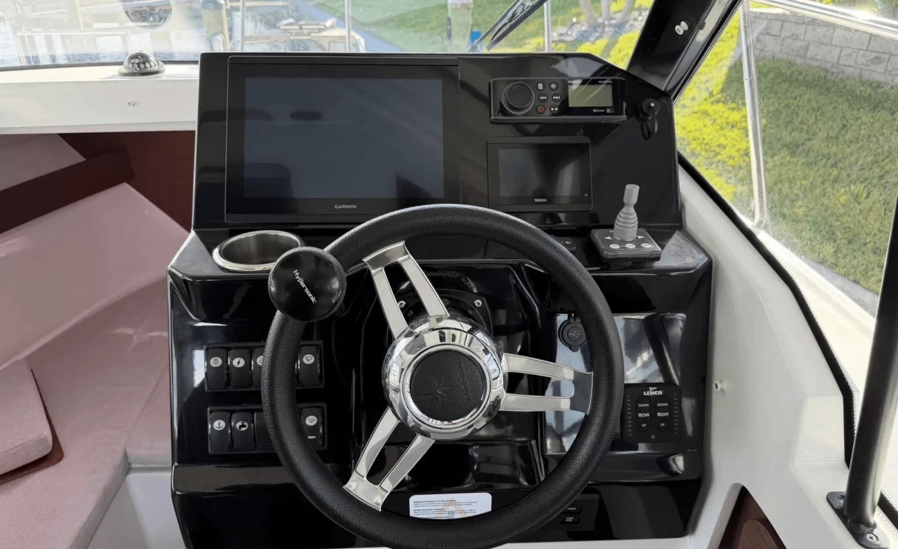 2023 Jeanneau NC-795 Coupe