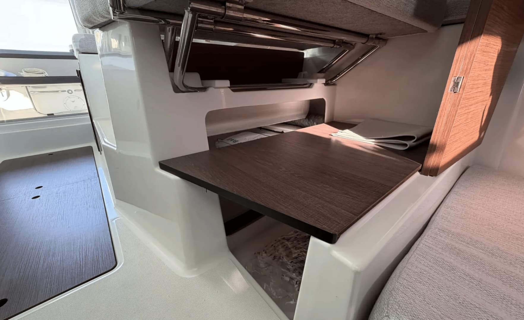 2023 Jeanneau NC-795 Coupe