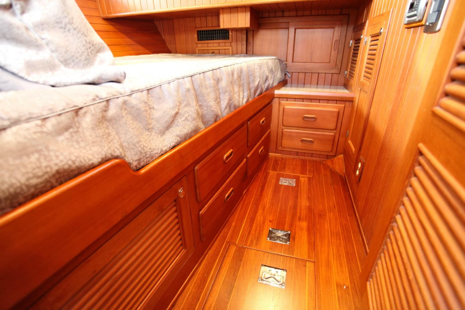 1997 Hampton 43