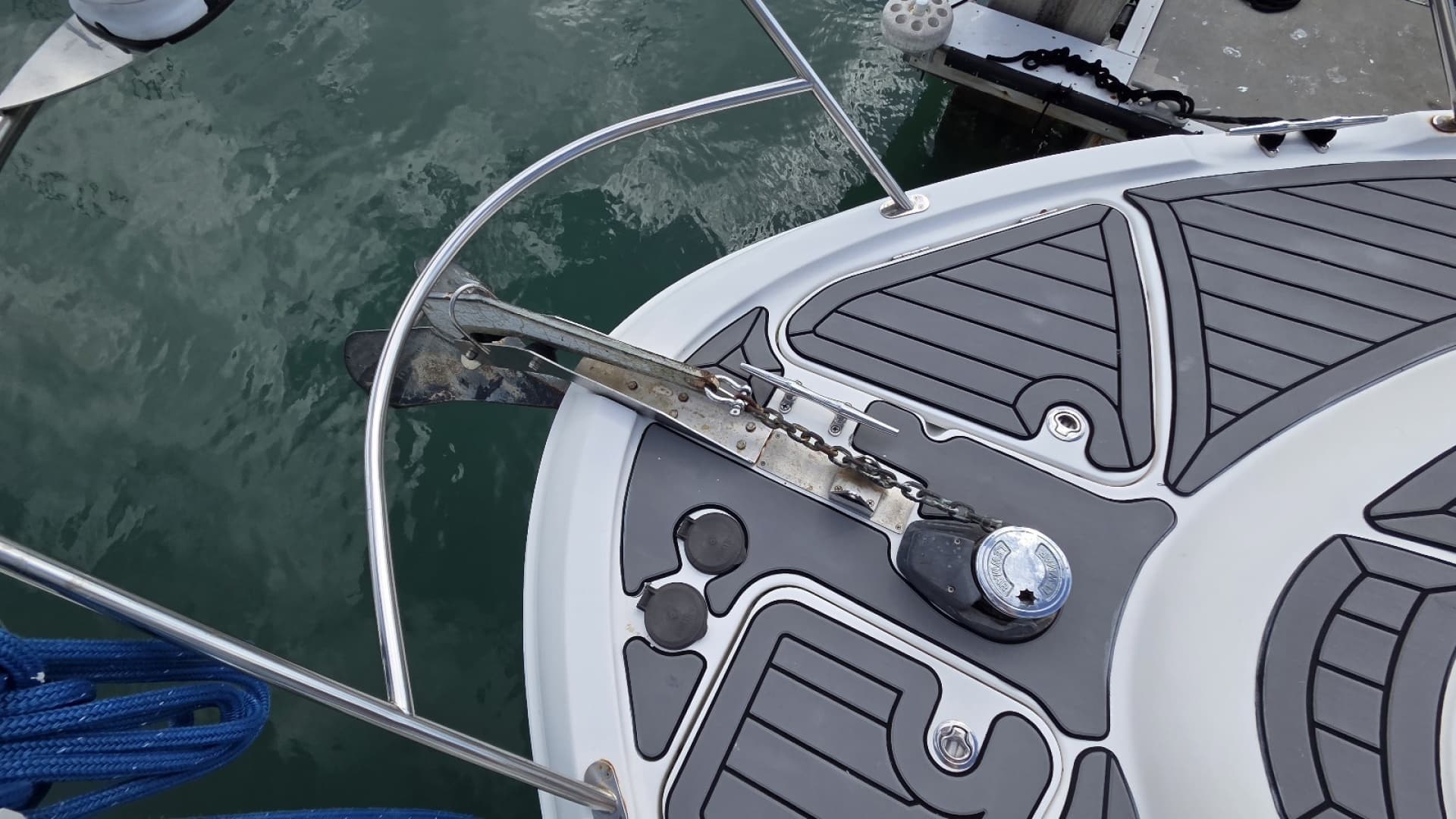 Bow/Windlass