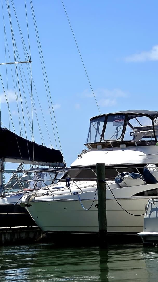 2004 Meridian 459 Aft Cabin Cockpit Motor Yacht