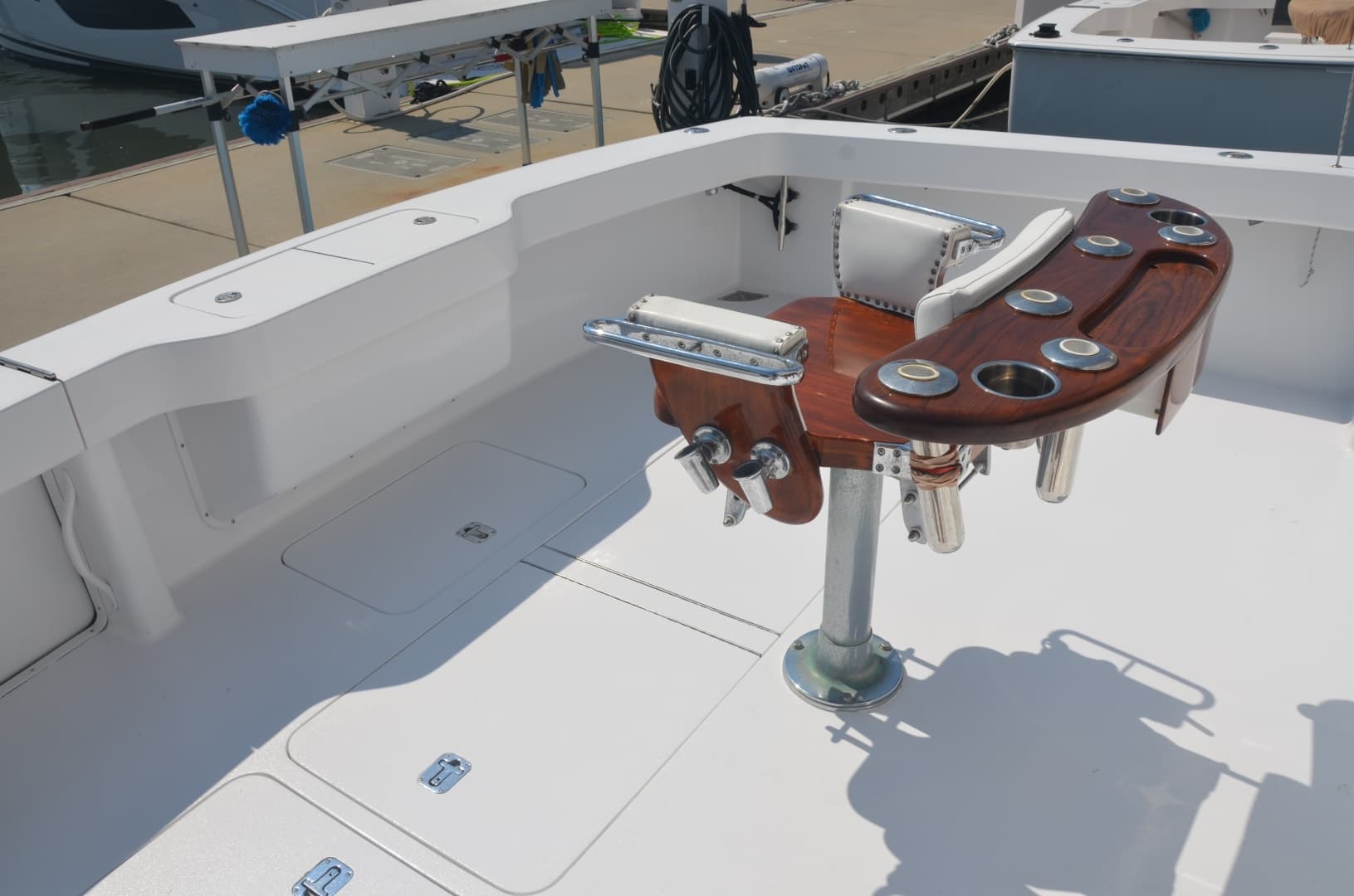 Viking 52 LET IT RAIN - Cockpit Fighting Chair