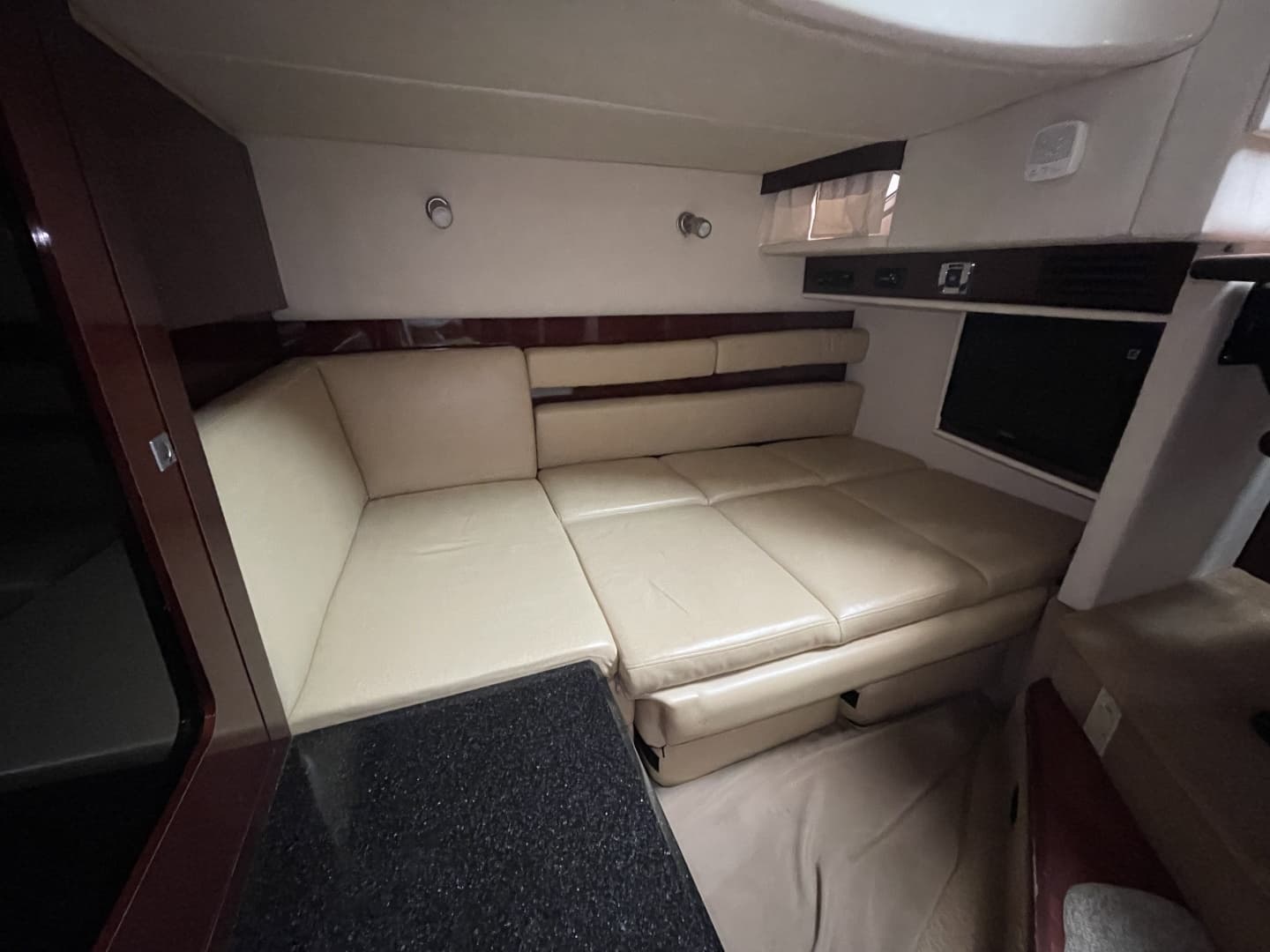 2010 Sea Ray 390 Sundancer