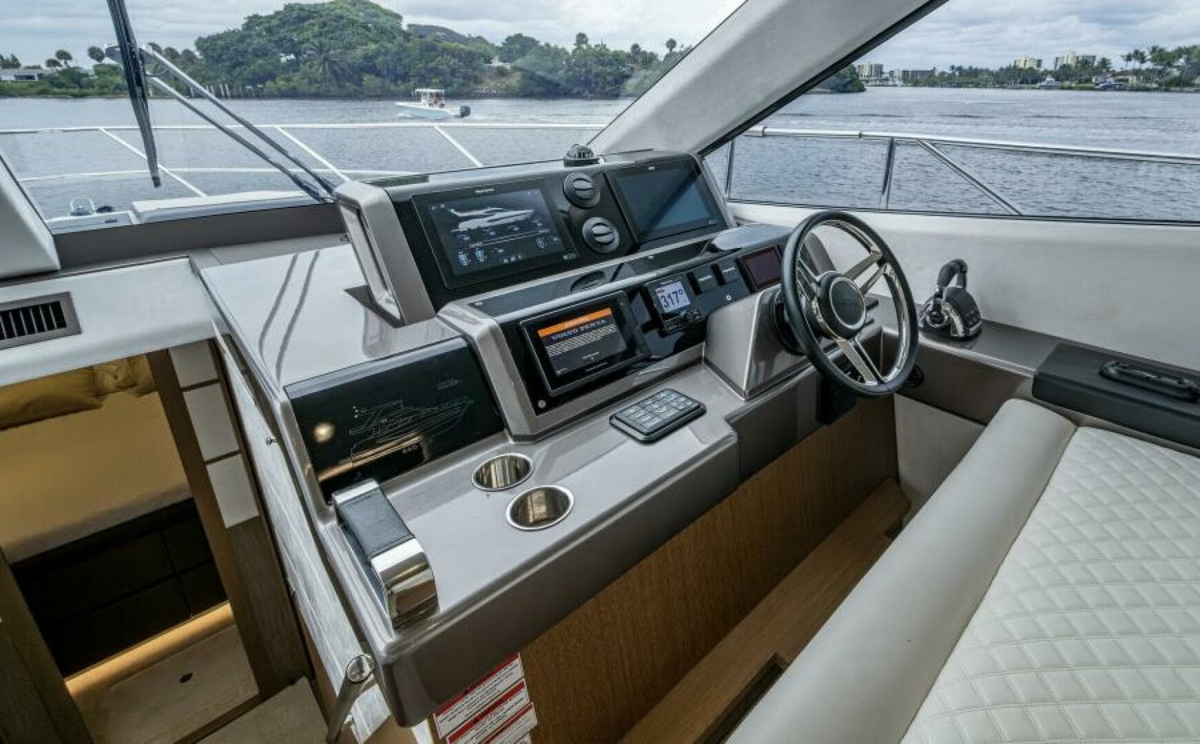 2020 Galeon 550 Fly