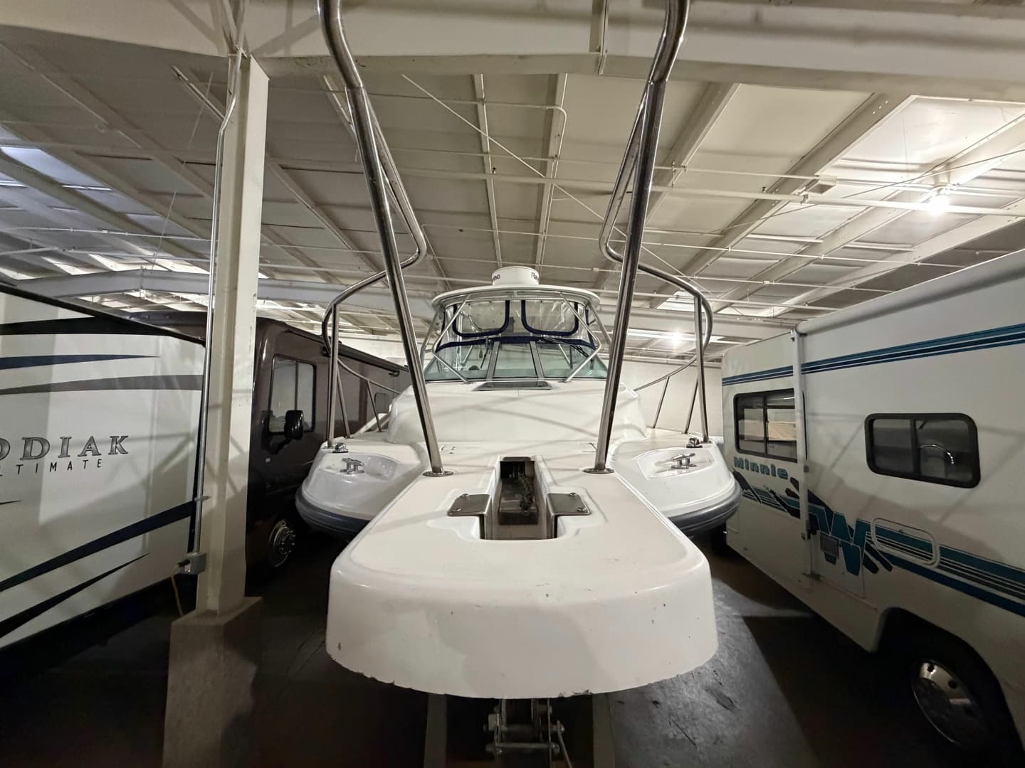 2001 Boston Whaler 2600 Conquest