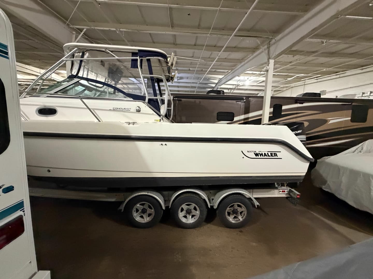 2001 Boston Whaler 2600 Conquest