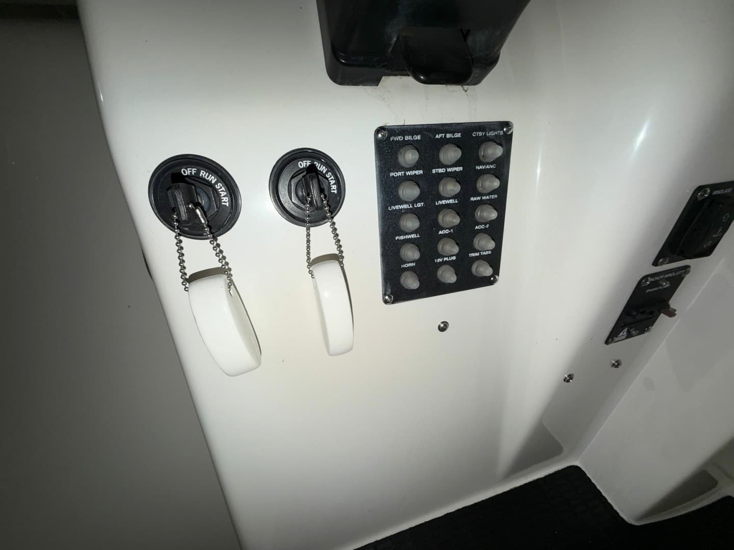 2001 Boston Whaler 2600 Conquest