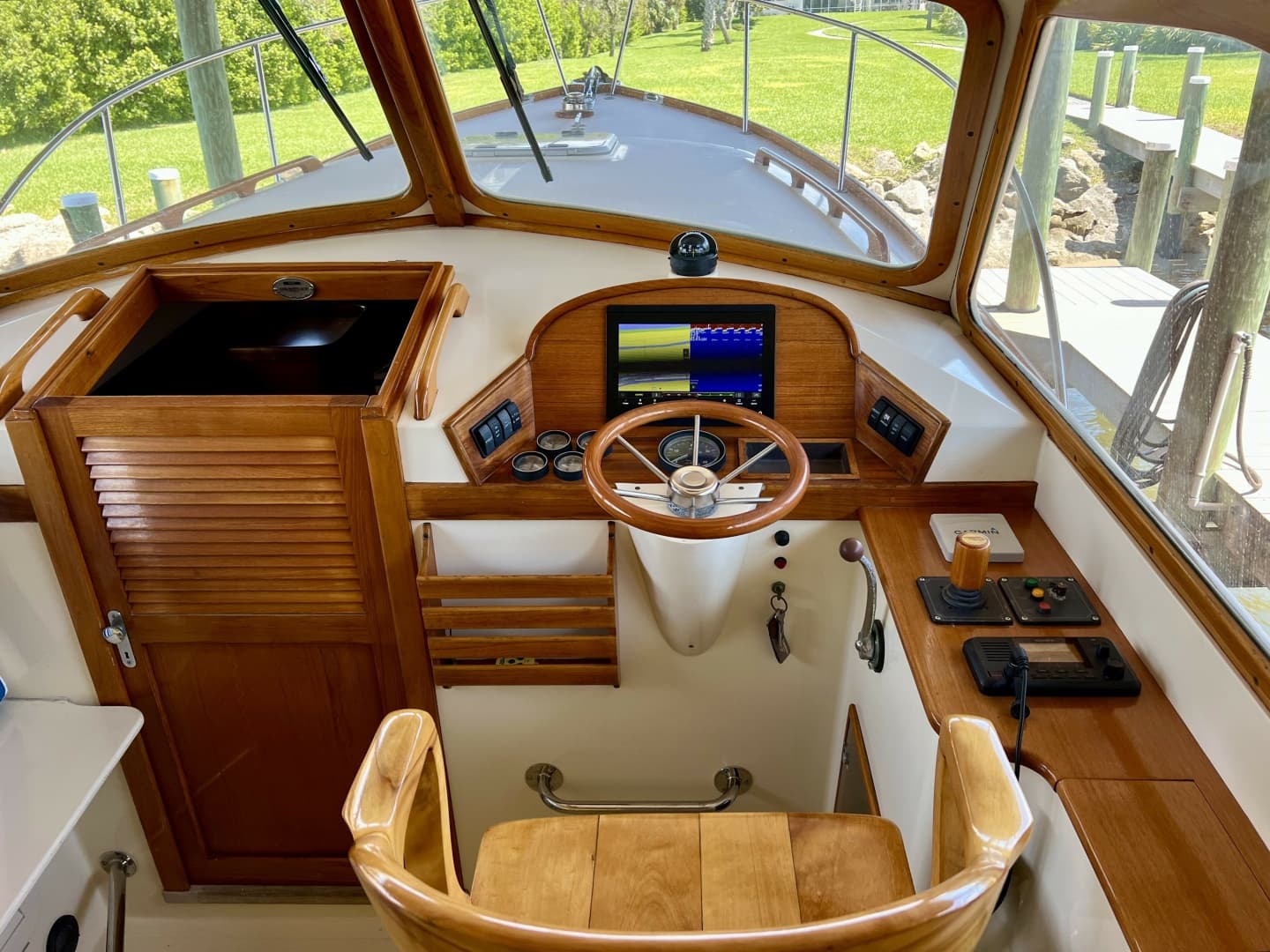 1995 Hinckley Picnic Boat 36 Classic