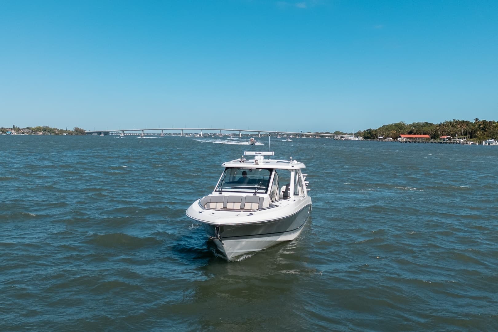 Boston Whaler 380 Realm -