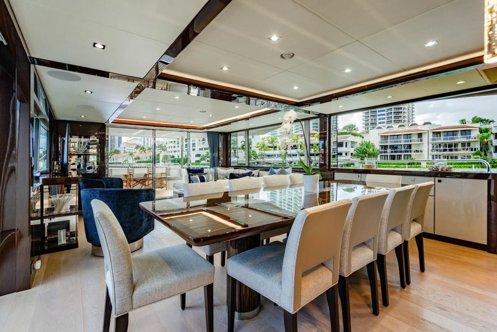 2019 Sunseeker 95 Motor Yacht