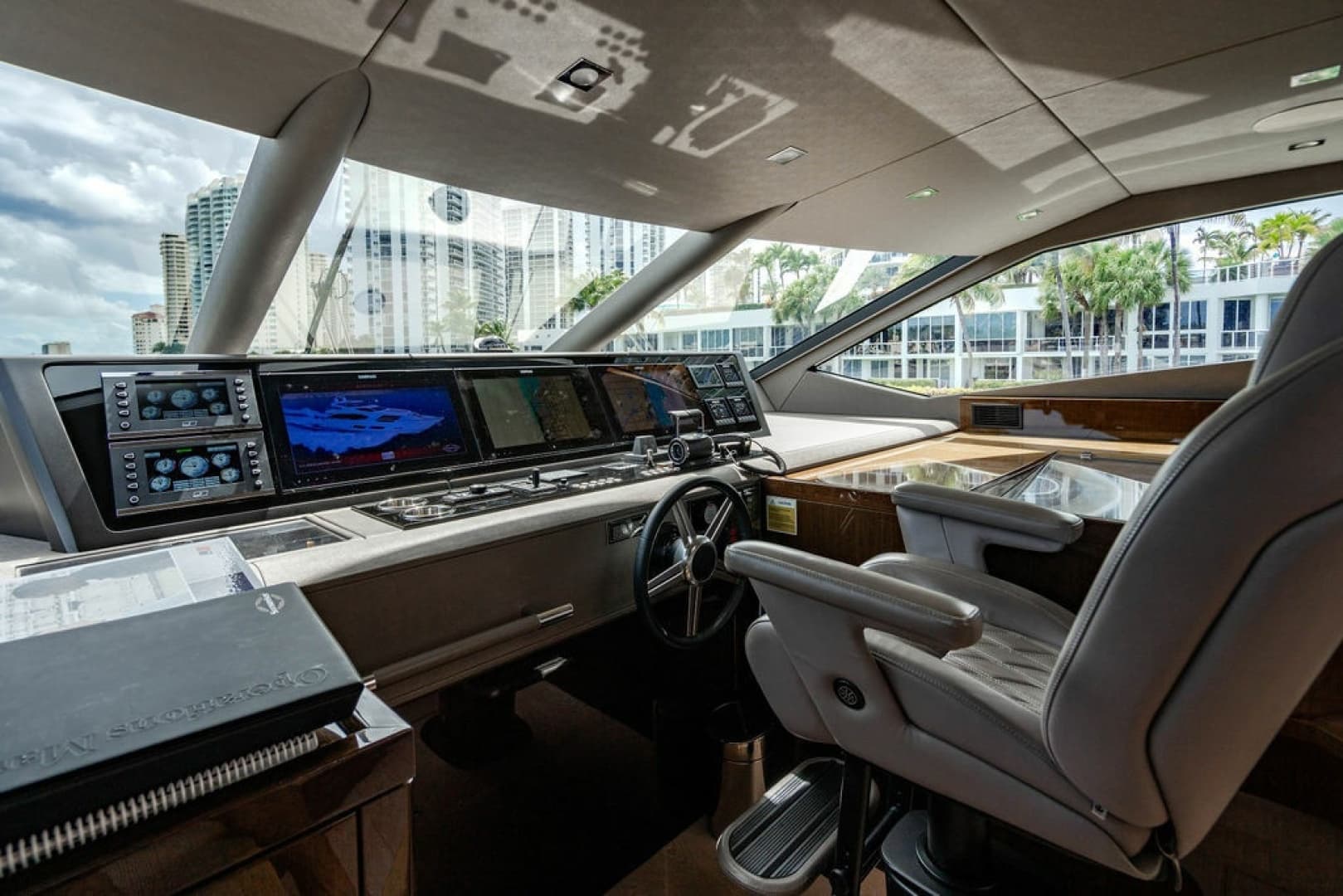 2019 Sunseeker 95 Motor Yacht