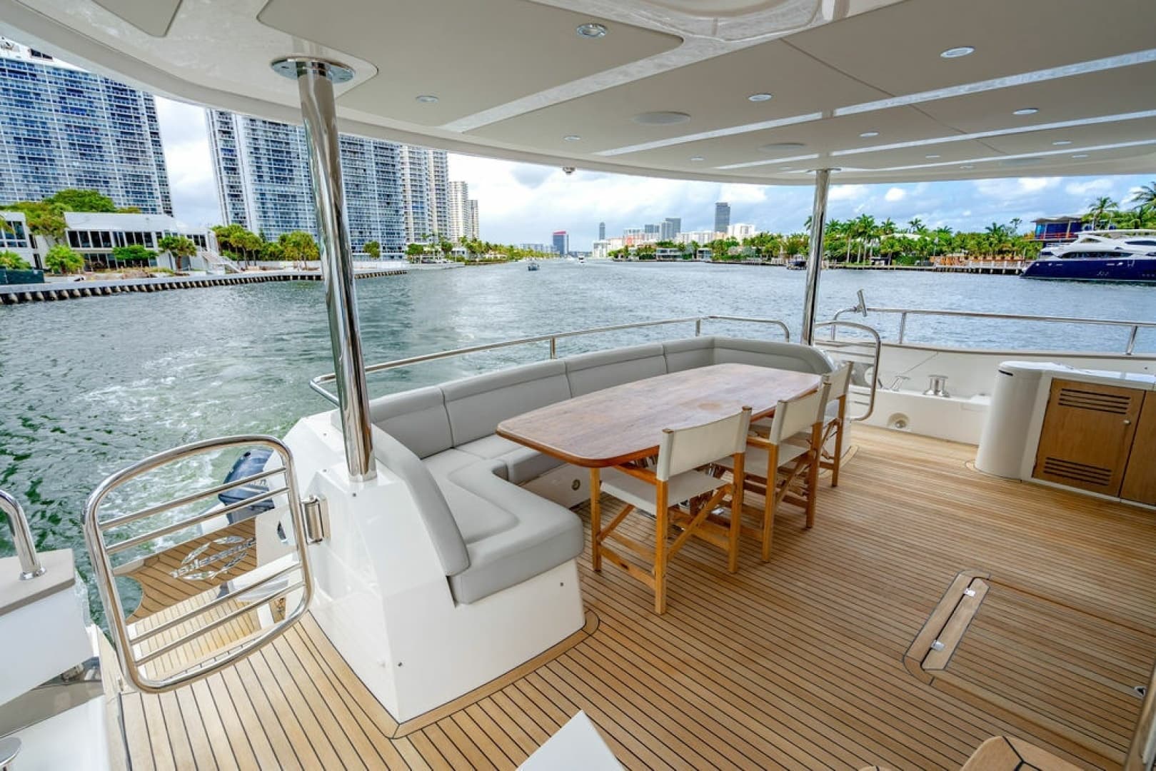 2019 Sunseeker 95 Motor Yacht