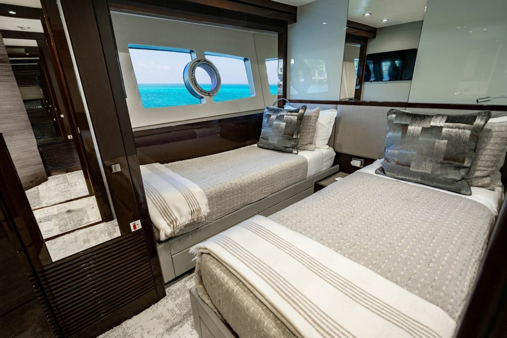 2019 Sunseeker 95 Motor Yacht