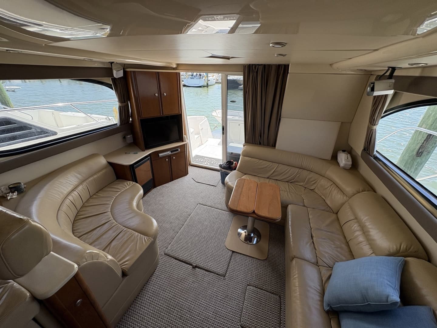 2005 Meridian 411 Sedan