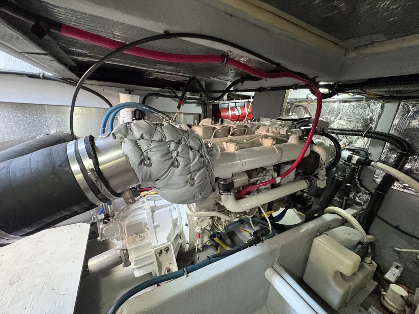 2005 Meridian 411 Sedan