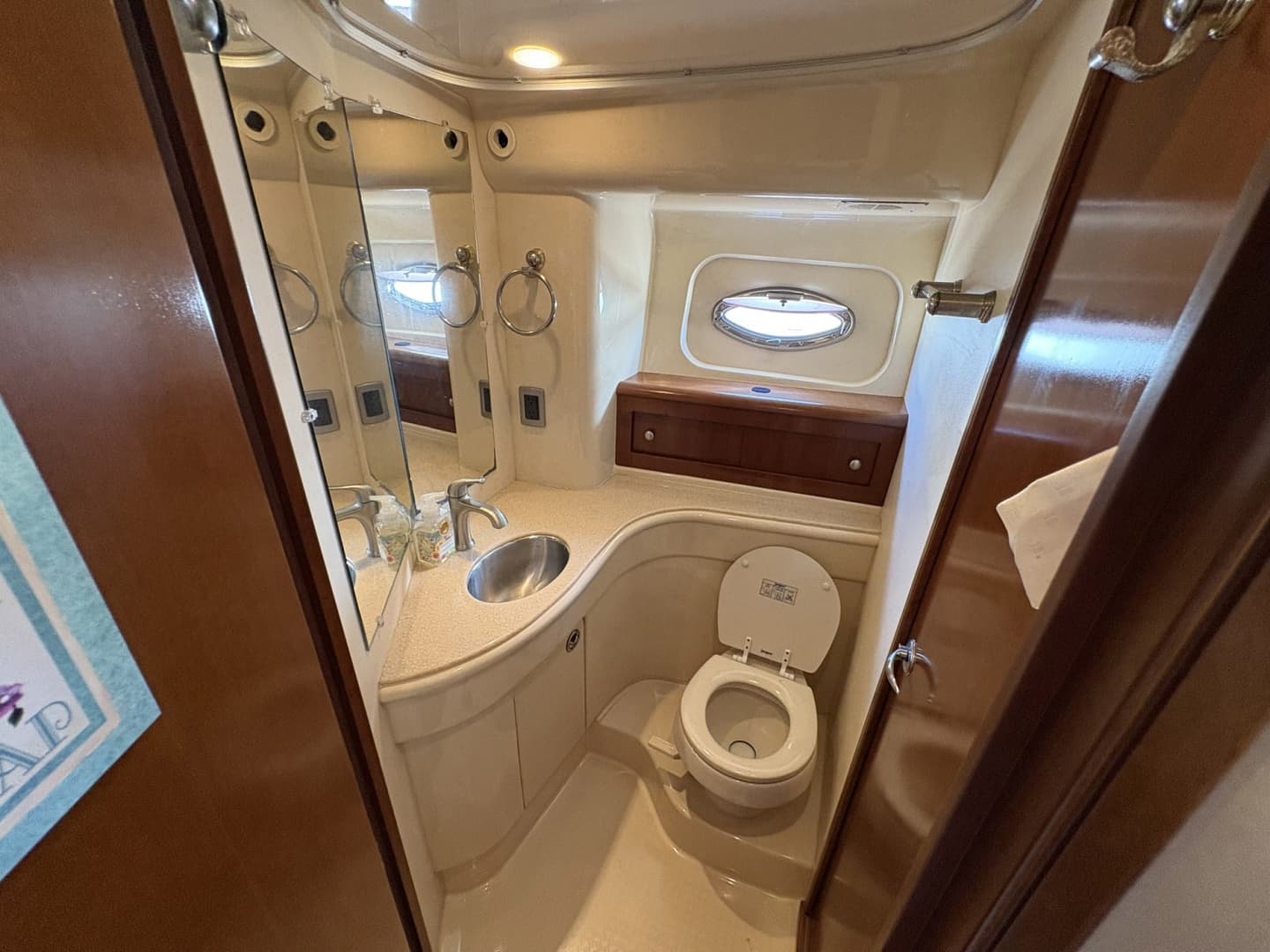 2005 Meridian 411 Sedan