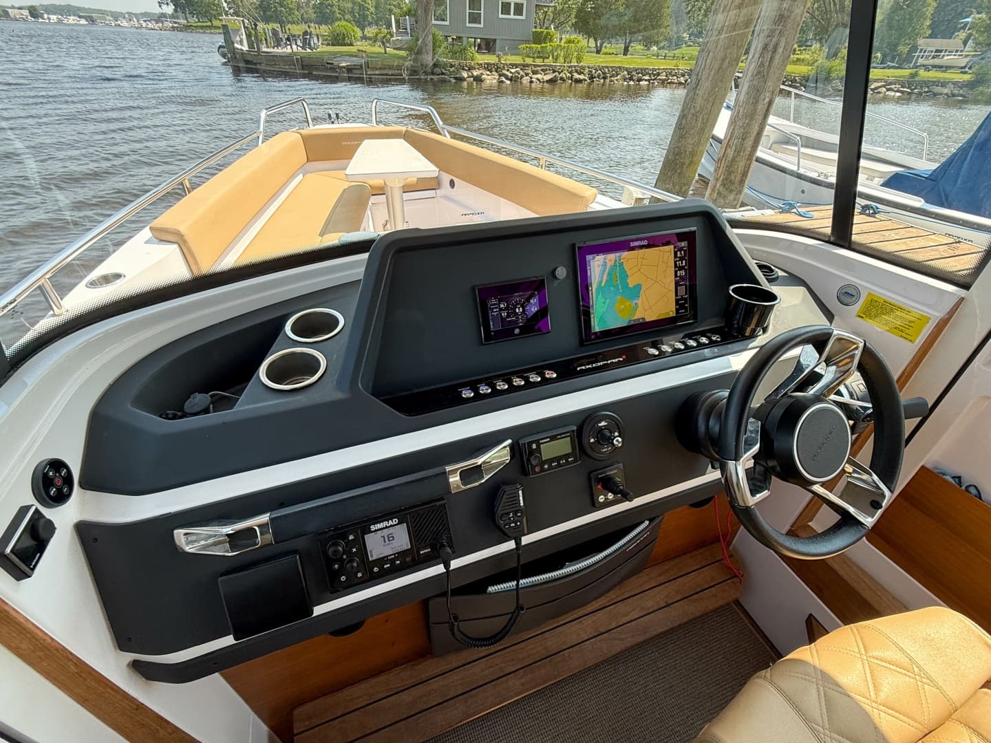 2021 Axopar 28 Cabin