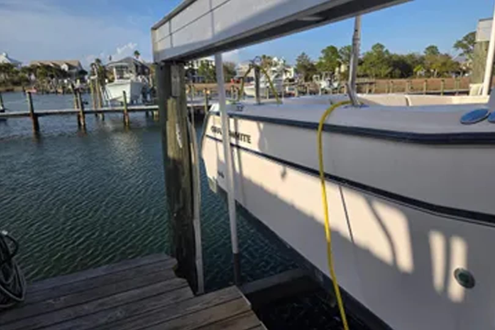 2004 Grady-White Express 330