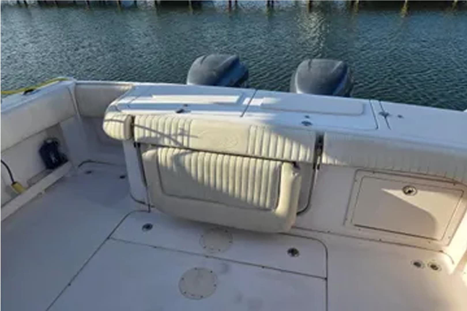 2004 Grady-White Express 330