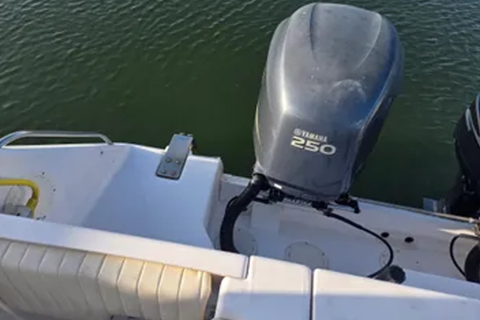 2004 Grady-White Express 330