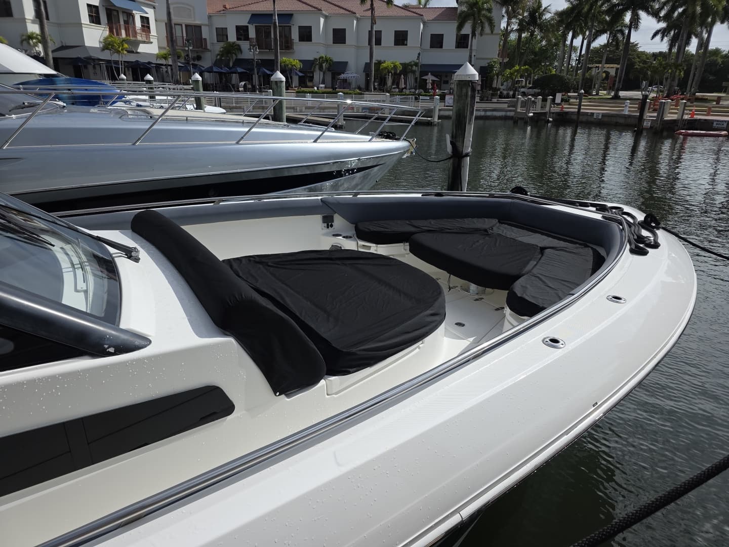 2021 Boston Whaler 420 Outrage BFT-Profile