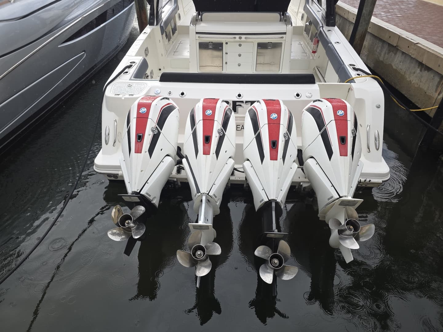2021 Boston Whaler 420 Outrage BFT-Profile