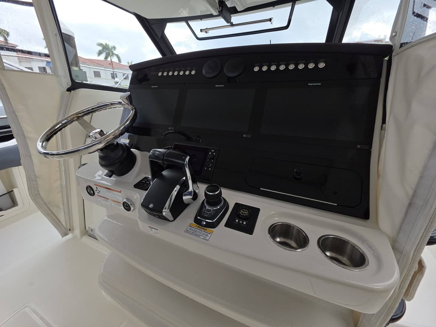 2021 Boston Whaler 420 Outrage BFT-Profile