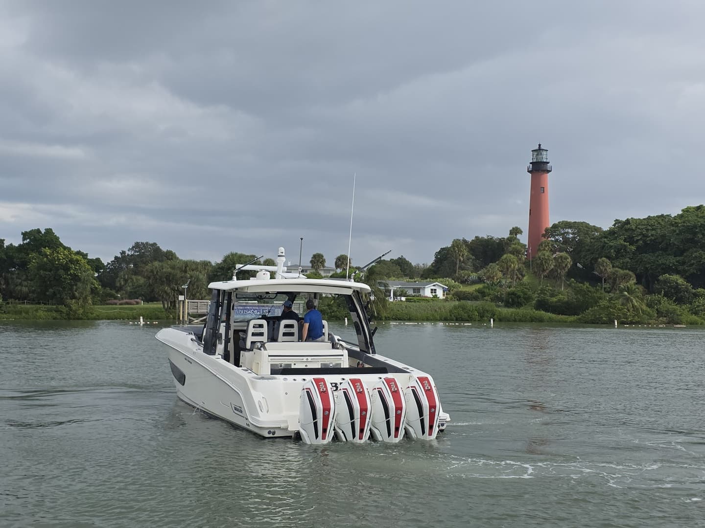 2021 Boston Whaler 420 Outrage BFT- Profile