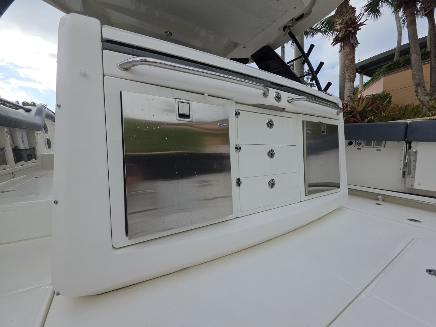 2021 Boston Whaler 420 Outrage BFT-Profile