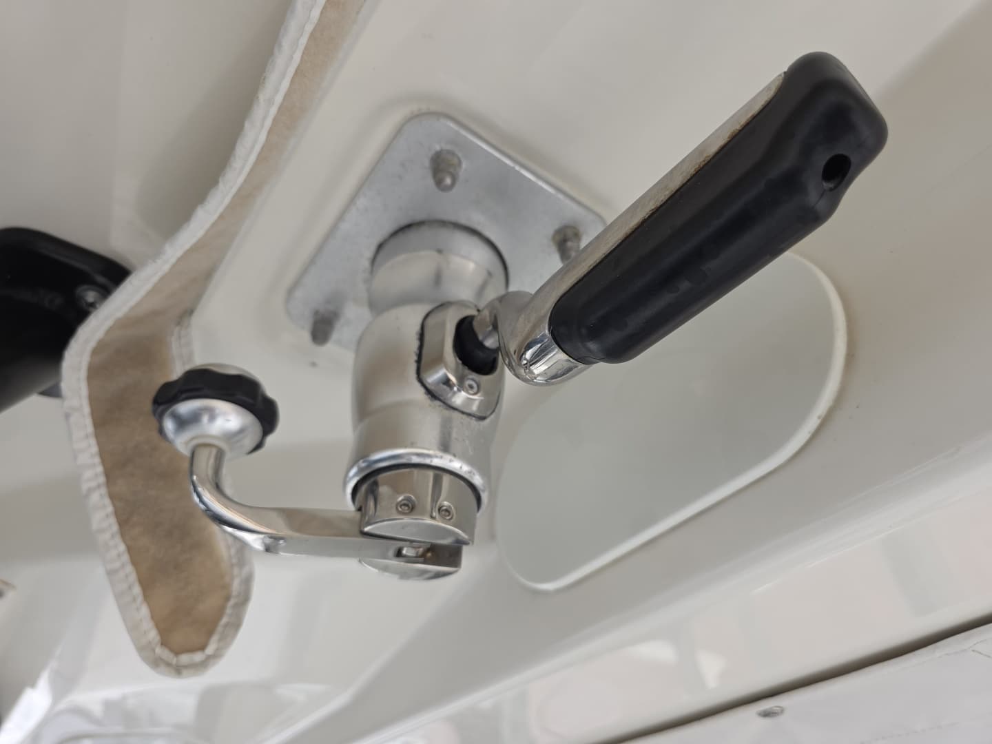 2021 Boston Whaler 420 Outrage BFT-Profile