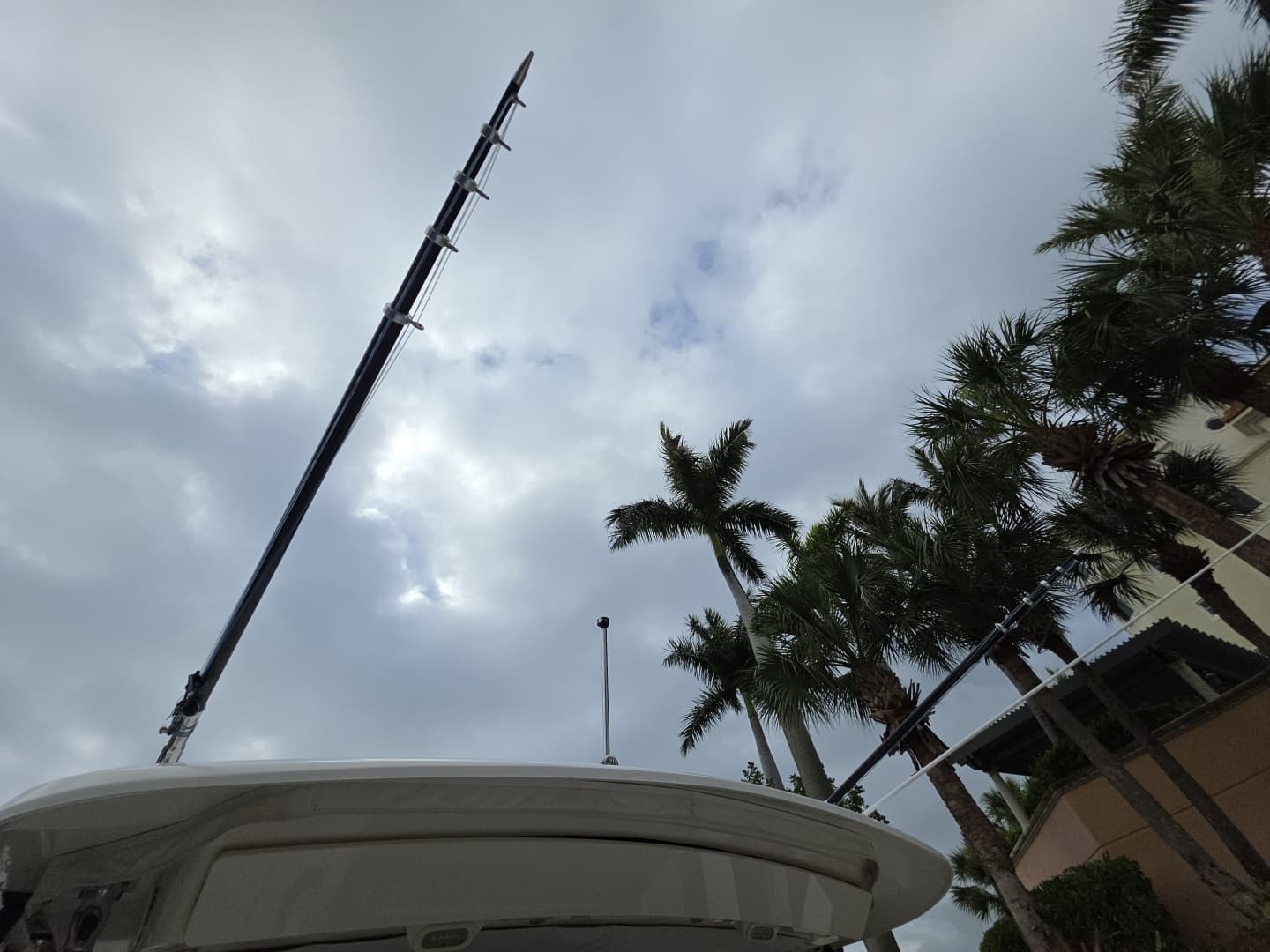 2021 Boston Whaler 420 Outrage BFT-Profile