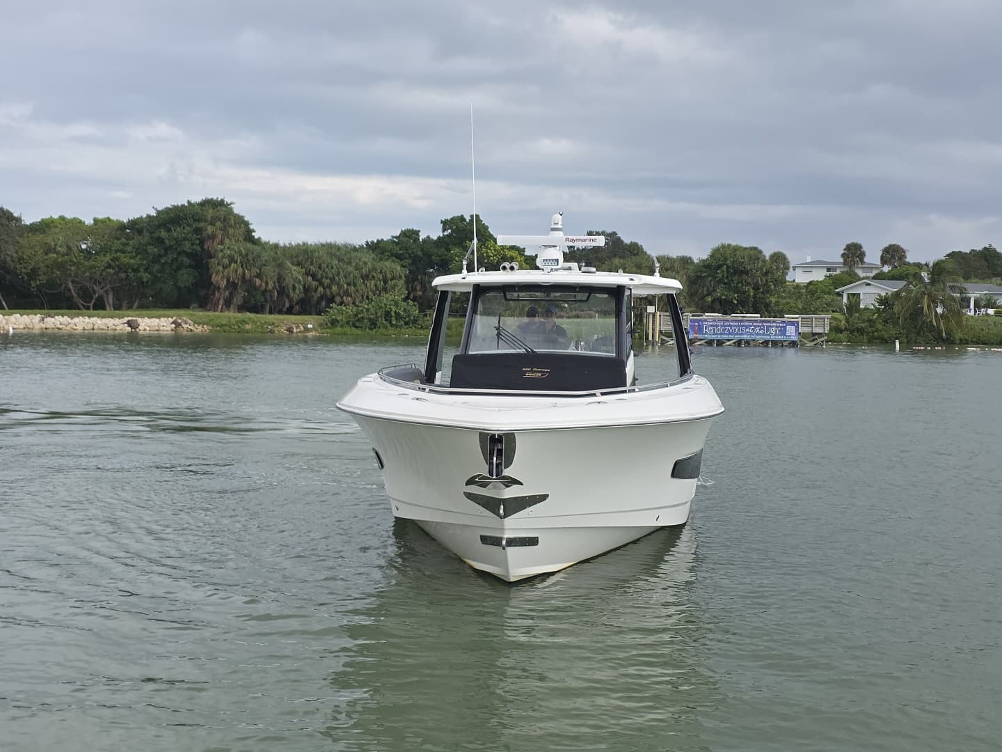 2021 Boston Whaler 420 Outrage BFT- Profile