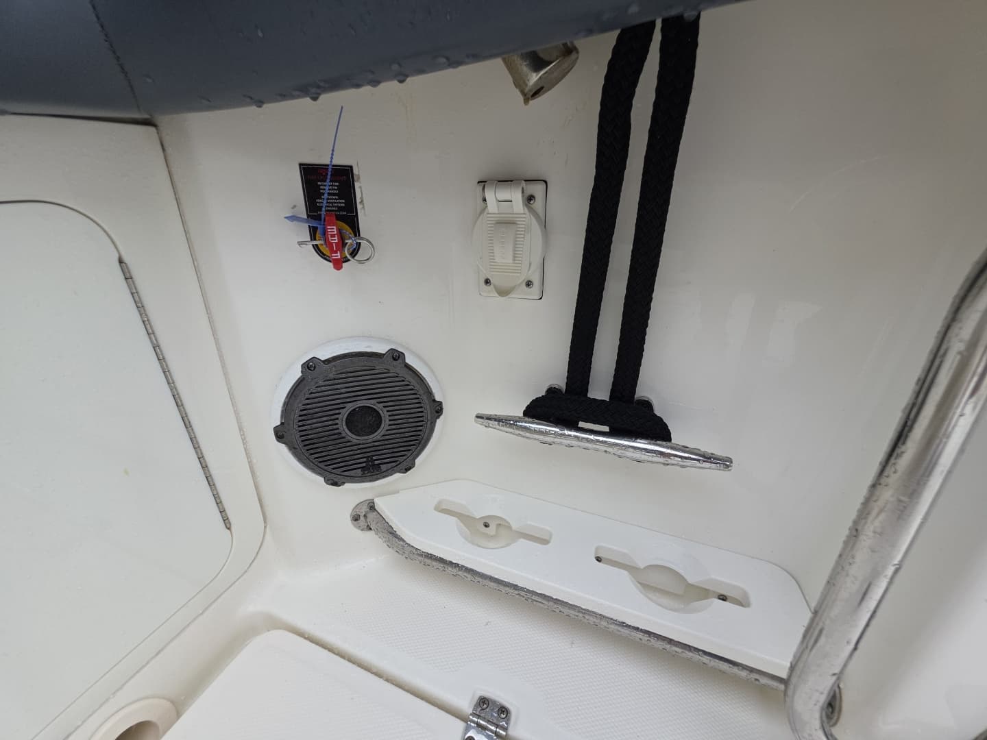 2021 Boston Whaler 420 Outrage BFT-Profile
